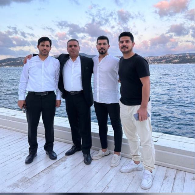 BİZ KİMİZ